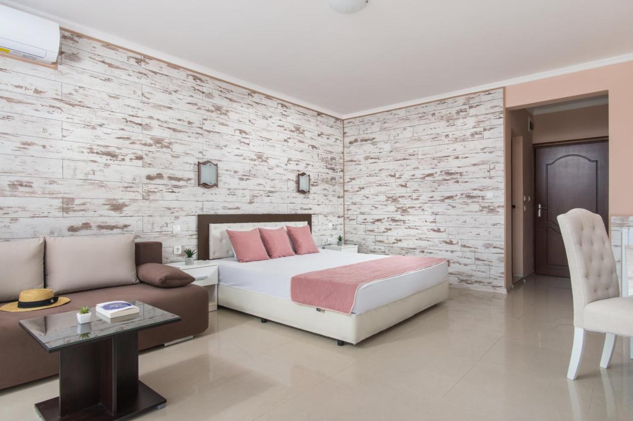 семеен Golden Place Созопол