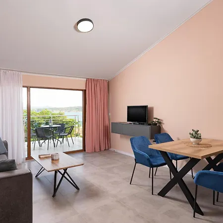 Семеен Хотел Golden Place Sozopol Exterior photo