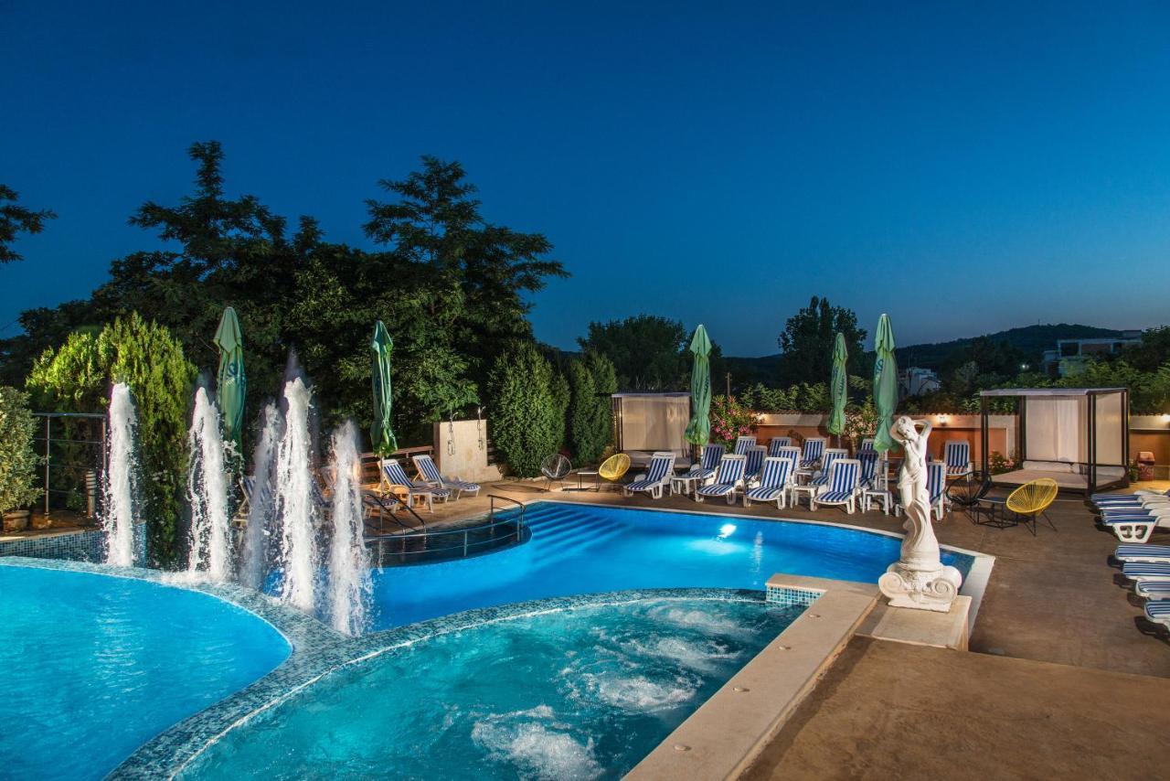 Ξενοδοχείο семеен Golden Place