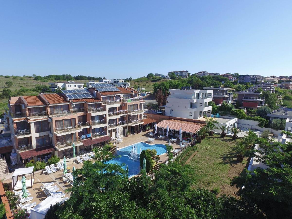 семеен Golden Place Ξενοδοχείο 3*