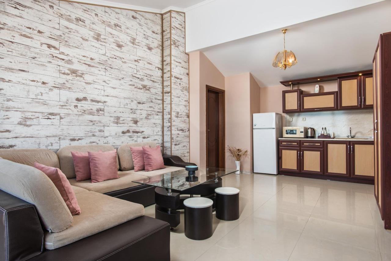 Golden Place Hotel