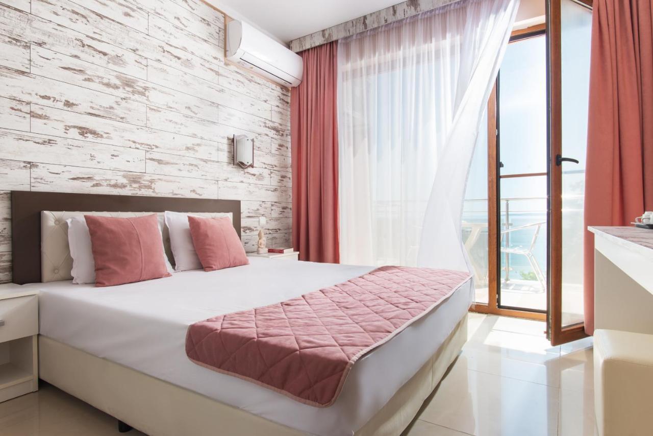 семеен Golden Place 3*