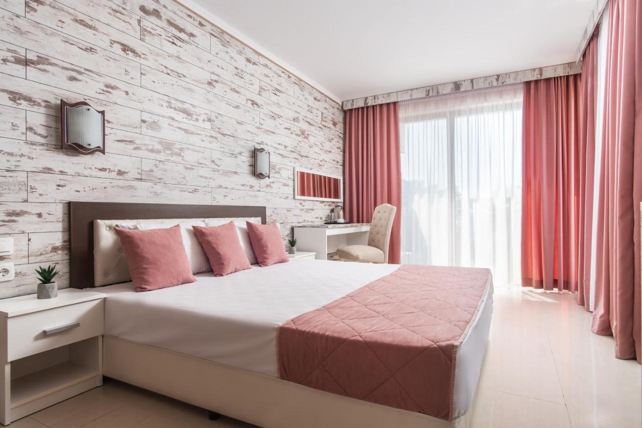 семеен Golden Place 3*