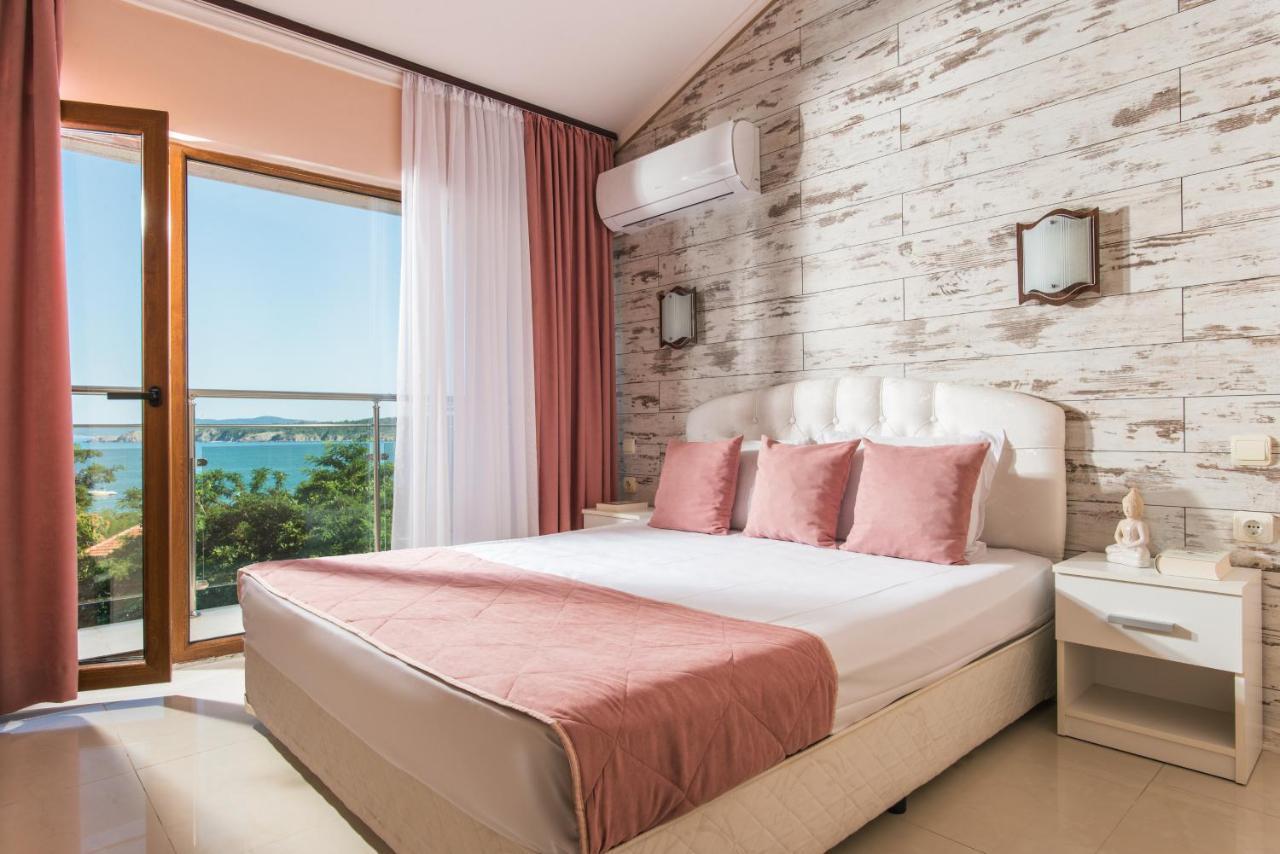 семеен Golden Place Ξενοδοχείο 3*