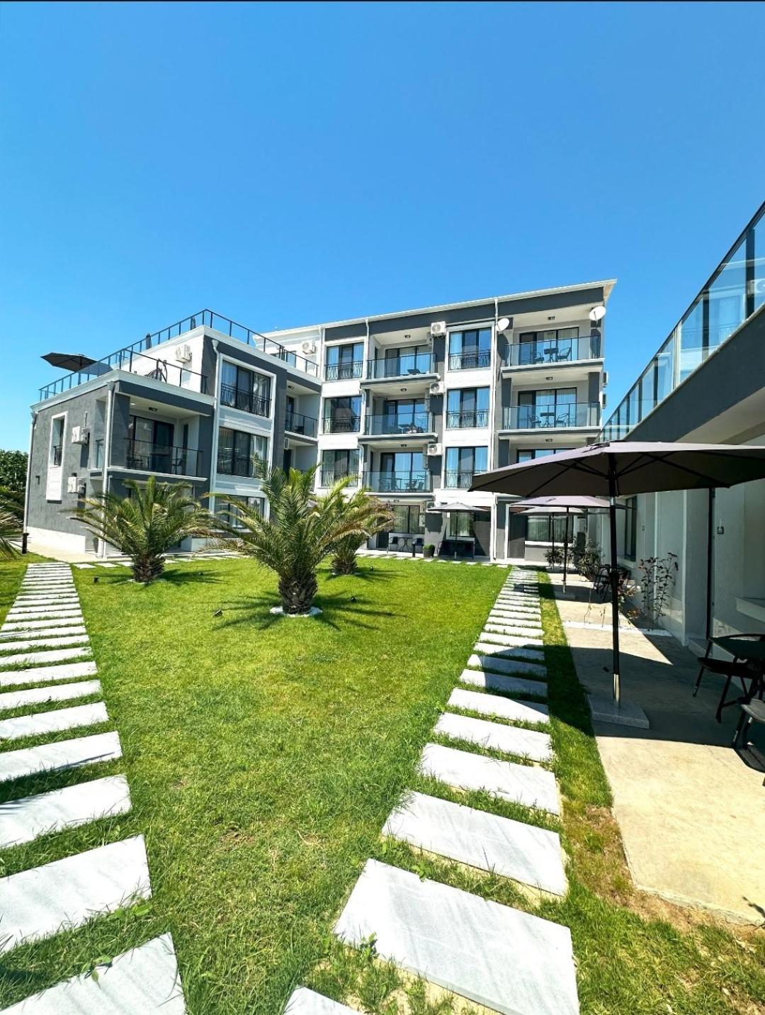 семеен Golden Place Ξενοδοχείο