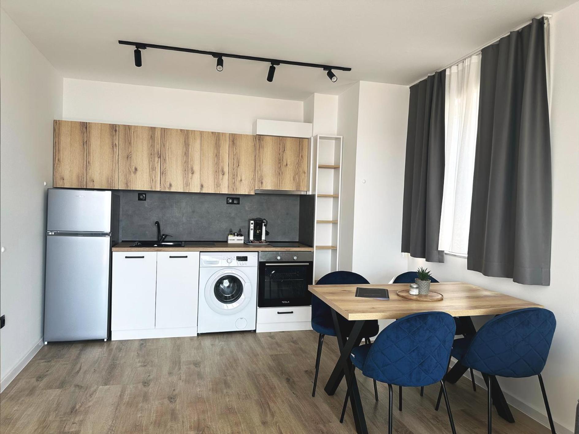 семеен Golden Place 3* Σωζόπολη